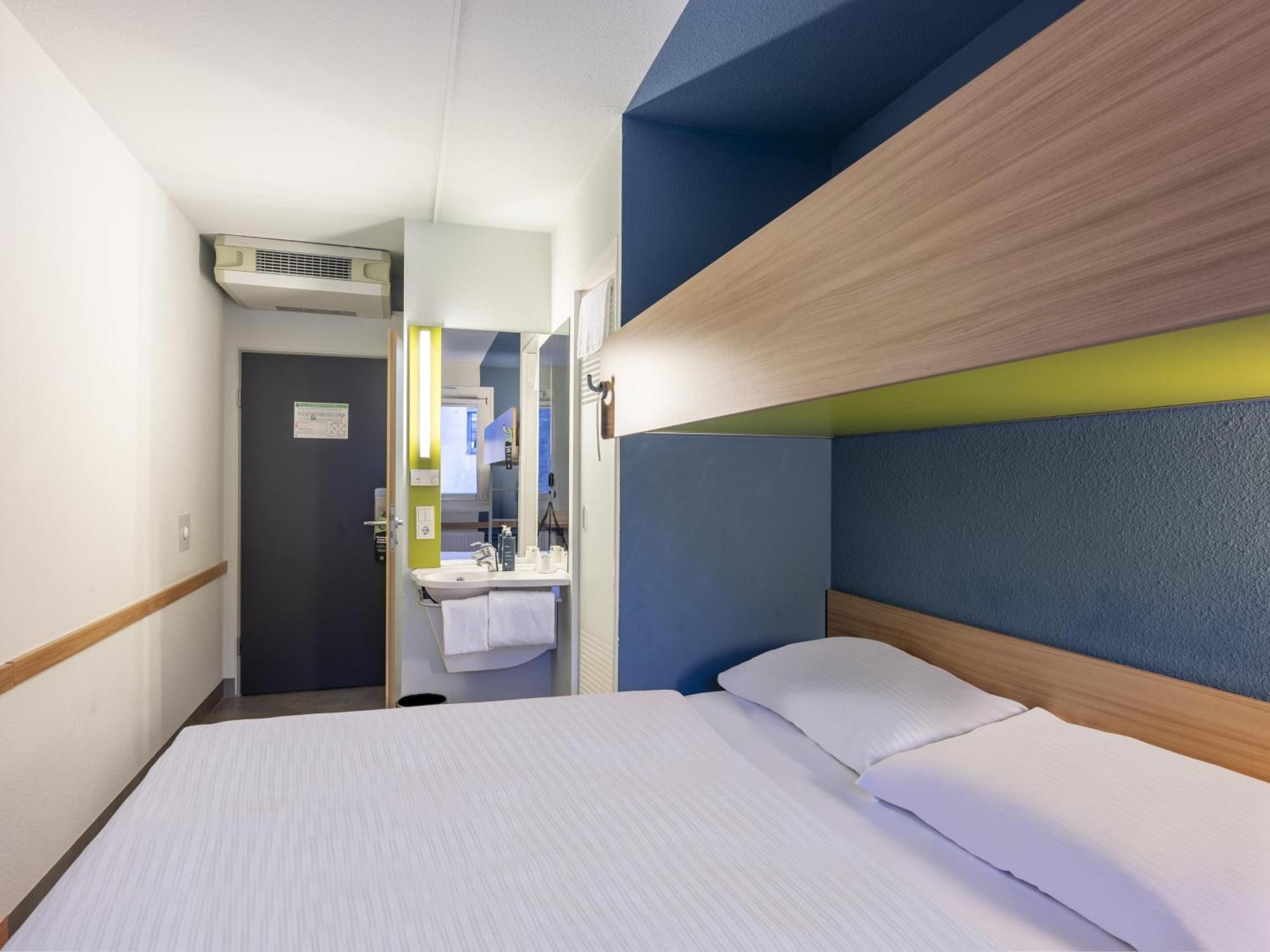 Erlangen-tennenlohe Hotel 2*