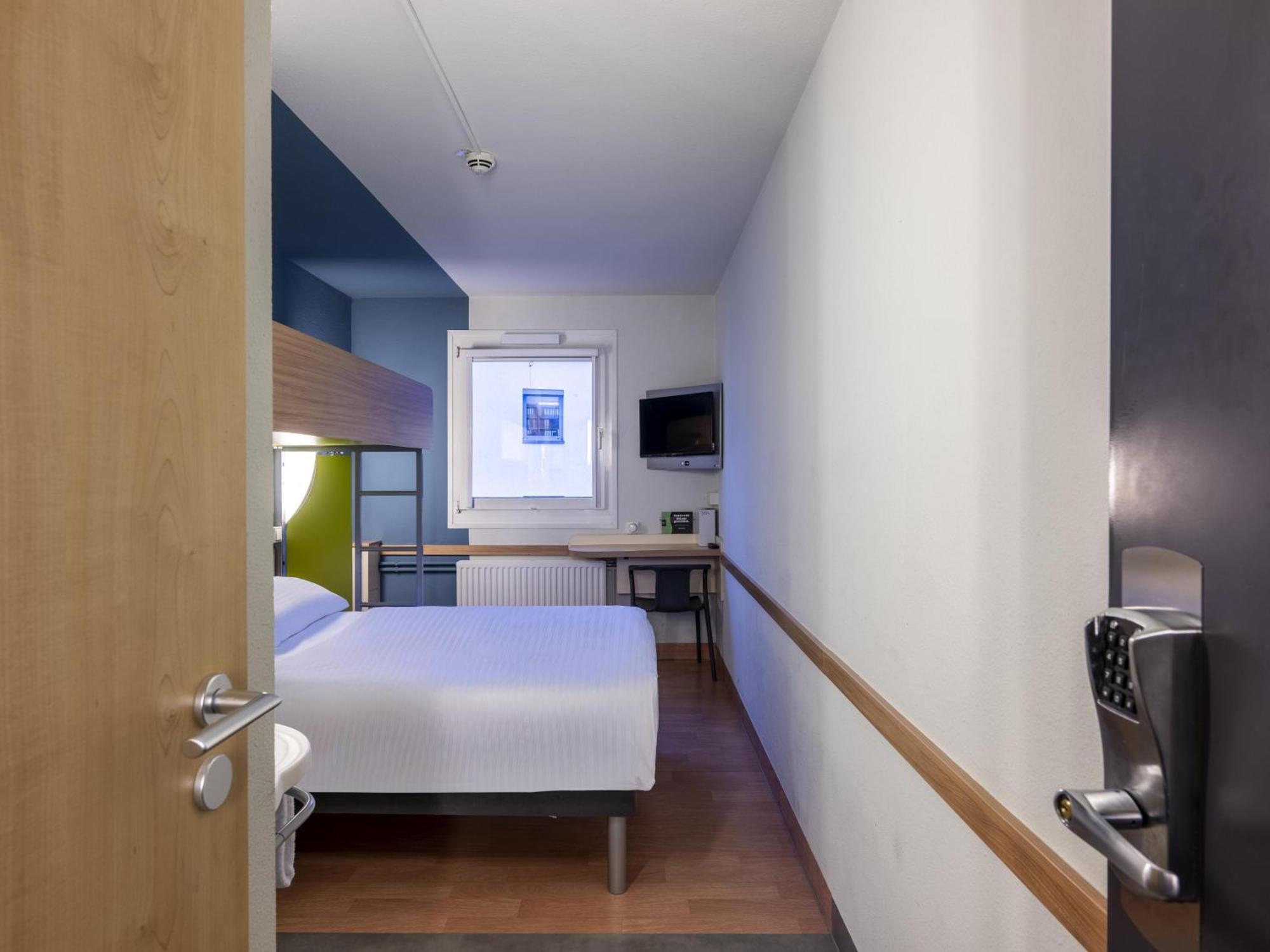 Hotel Erlangen-tennenlohe 2*